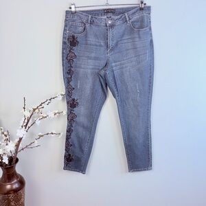 Fashion to Figure Embroidered Skinny Jean Size 16